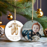 Simple Boy First Christmas mit Birth Stats Foto Keramik Ornament<br><div class="desc">Feiern Sie das allererste Weihnachtsfest Ihres Babys im herzerwärmenden Stil! Dieses Weihnachtsschmuck zeigt die Geburtsdaten und das Foto Ihres wertvollen und macht es zu einem zeitlosen Sake. Eine perfekte Erbschaft,  die in jeder festlichen Saison an sentimentalem Wert wächst! Sammlung von Ornamenten</div>