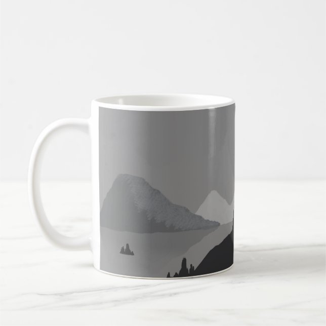 Simple coffee mug with gray mountain landscape (Gauche)