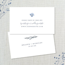 Simple Dusty Blue Blume Hochzeit RSVP online Begleitkarte