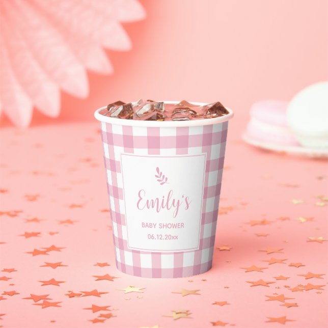 Simple Elegant Baby Pink Gingham Girl Baby Shower Pappbecher (Insitu)