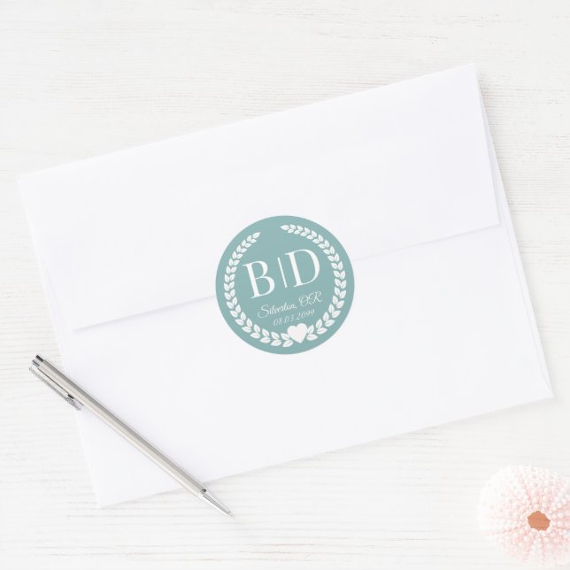 Simple Elegant Bride and Groom Monogram Runder Aufkleber (Umschlag)