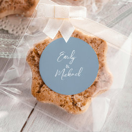 Simple Elegant Dusty Blue Script Minimal Wedding Runder Aufkleber