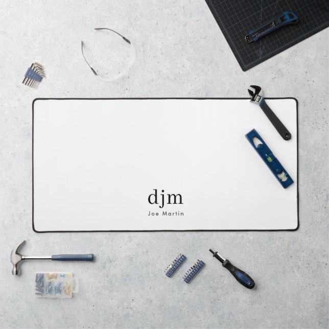 Simple Elegant Monogram Minimalist Black & White Schreibtischunterlage (Arbeitsplatz)