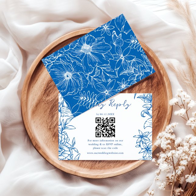 Simple Elegant Royal Blue Floral QR Code Wedding RSVP Karte (Von Creator hochgeladen)