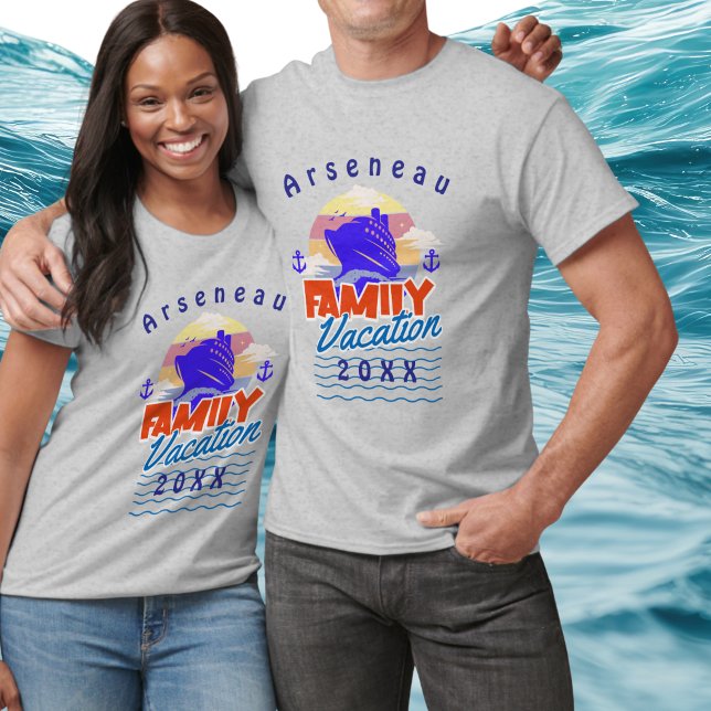 Simple Family Cruise Vacation Personalize T-Shirt (Von Creator hochgeladen)