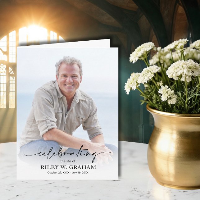 Simple Funeral Photo Folded Dankeskarte (Funeral celebration of life folded thank you cards, photo on the front and message printed inside)