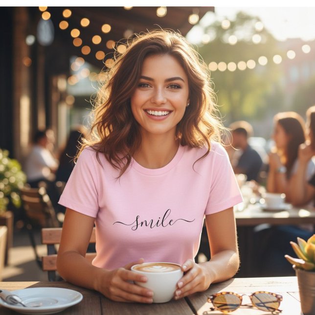 Simple Minimalist pink t-shirt for her (Von Creator hochgeladen)