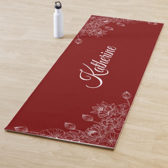 Simple Modern Floral Script Name Burgundy Lotus  Yogamatte (Beispiel)