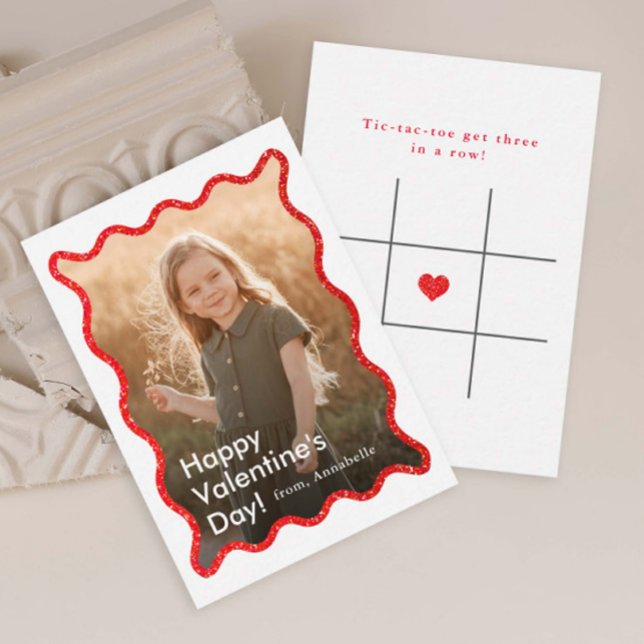 Simple Modern Kids Photo Classroom Valentine's Mitteilungskarte (Modern Kids Photo Classroom Valentine's Day Card with Tic-Tac-Toe game on the back.)