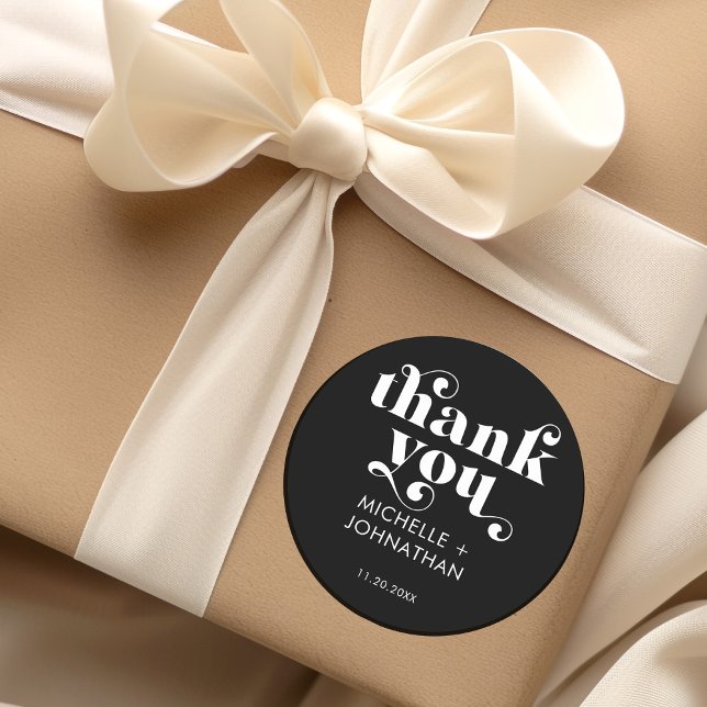 Simple Modern Minimalist Black & White Wedding  Runder Aufkleber (Von Creator hochgeladen)