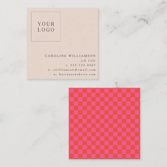 Simple Modern Pink Checkerboard Your Logo Custom Quadratische Visitenkarte (Vorne/Hinten)