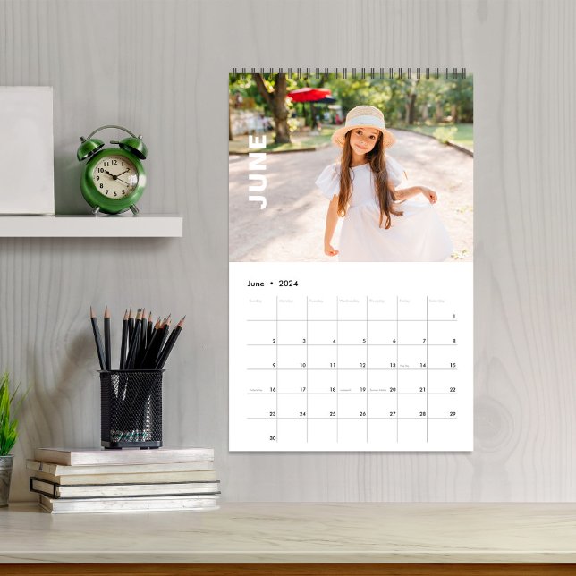 Simple Photo Months Cool Minimalist Typography Kalender (Simple minimalist full bleed photo calendar)