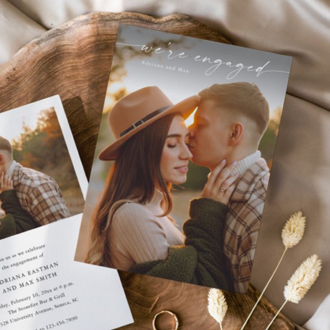 Simple Script 2 Photo Faire-Part de Fiançailles de (Elegant Handwritten Script 2 Photo Engagement Photo Announcement Invitation.)