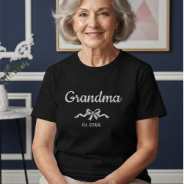 Simple Script Bow Grandma Est. Year  T-Shirt