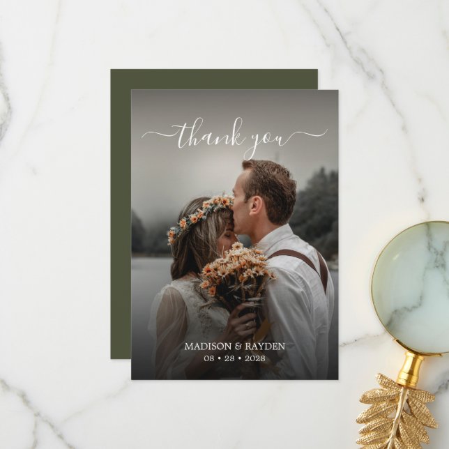 Simple Script Overlay Olive Green Wedding Foto Dankeskarte (Vorderseite/Rückseite Beispiel)