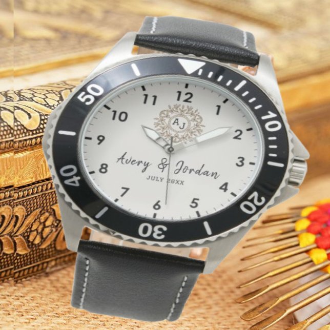 Simple Vintage Monogram Couple Names Armbanduhr (Von Creator hochgeladen)