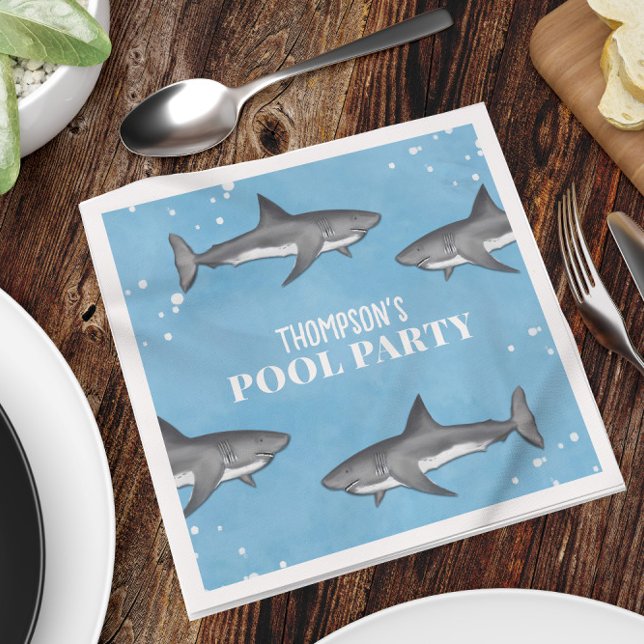 Simple Whimsical Pool Party Haie Blauer Ozean Serviette (Von Creator hochgeladen)
