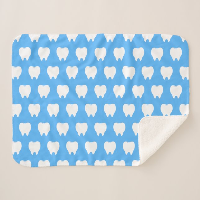 Simple White Tooth with Light Blue Pattern – Clean Sherpadecke (Vorderseite (Horizontal))