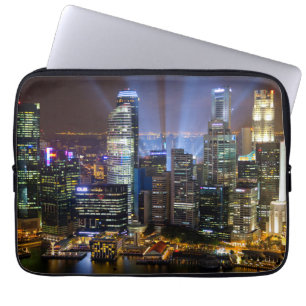 Singapur Stadtzentrum bei Nacht Laptopschutzhülle