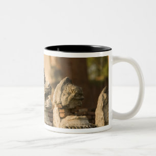 Singhat Wat Thammikarat Zweifarbige Tasse