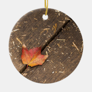 Single Ahornleaf im Fall Keramikornament