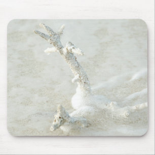 Single Koralle am Strand Mousepad
