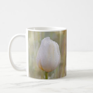 Single White Tulip Blossom mit Droplets Foto Kaffeetasse