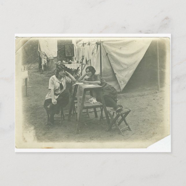 Sinti und Roma Women in Camp Postkarte (Vorderseite)