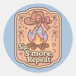 Sip, S'more, Repeat - Retro Camp Badge Runder Aufkleber