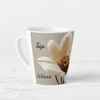 Sip, Traum, Designer-Tasse erreichen Milchtasse