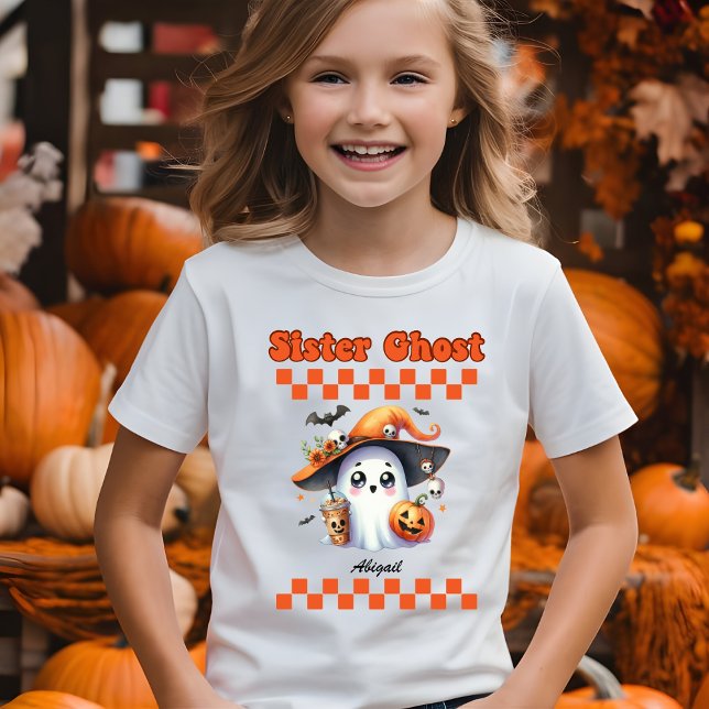 Sister Ghost Personalisiert Name Halloween-Geschen T-Shirt (Von Creator hochgeladen)