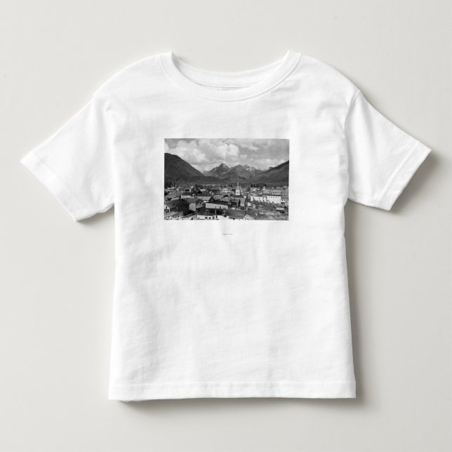 Sitka, Alaska mit drei Schwestern im Hintergrund Kleinkind T-shirt (Vorderseite)
