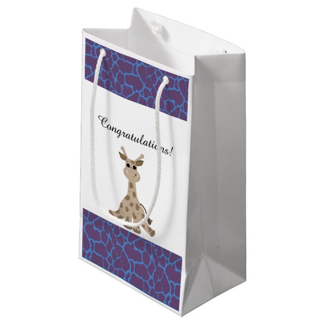 Sitting Giraffe Kleine Geschenktüte (Vorderseite Schrägansicht)