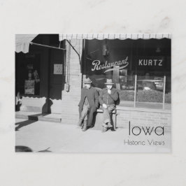 Sitzen auf der Hauptstraße Postkarte