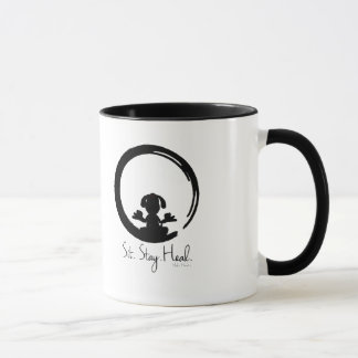 Sitzen Sie. Bleibe Sie. Heilen Sie. Verfolgen Sie Tasse