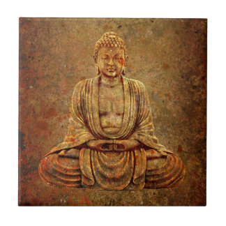 Sitzender Buddha mit Steinhintergrund Fliese