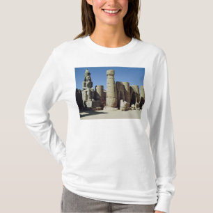 Sitzstatue von Ramesses II T-Shirt
