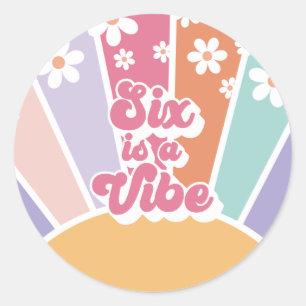Six ist ein Vibe Retro Sonnenschein Regenbogen Gän Runder Aufkleber