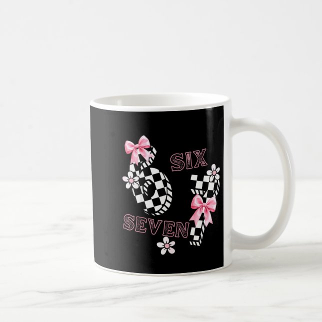Six Seven 6 7 Checkered Cute Coquette Bow Girly 67 Kaffeetasse (Rechts)