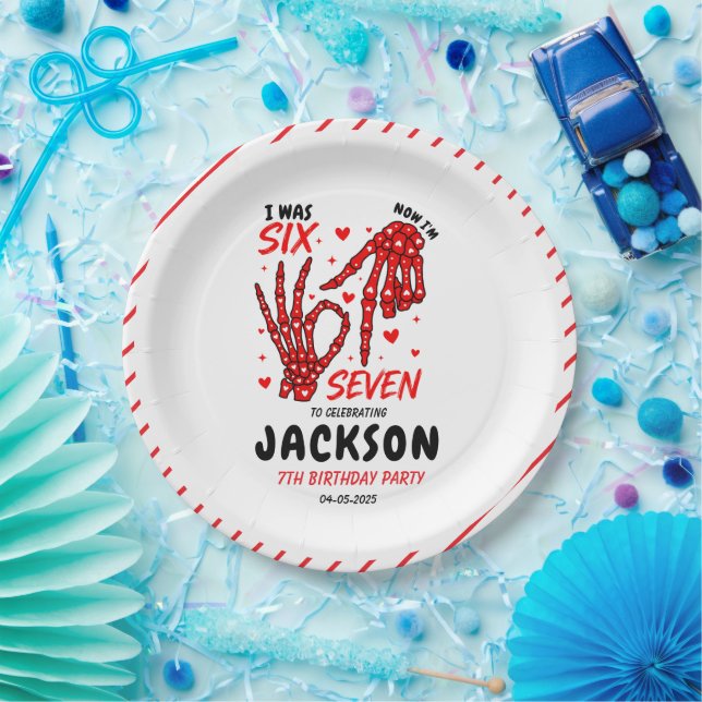 Six Seven Birthday Skeleton Hands Party Pappteller (Party)