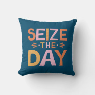 Size The Day Kissen