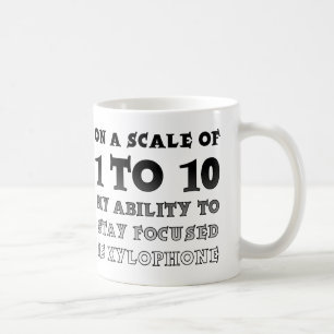 Skala von 1 bis 10 Fokussierter Lustiger Becher Kaffeetasse