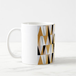 Skandinavische Dreiecke: Weihnachtsfarbenmuster. Kaffeetasse