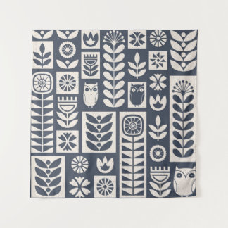 Skandinavische Flora: Weiß, blau, Minimalistisch. Wandteppich
