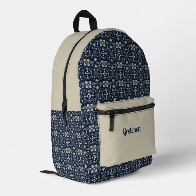 skandinavische Marine und Tan Mandala Muster Bedruckter Rucksack (Rückseitige Ecke links)