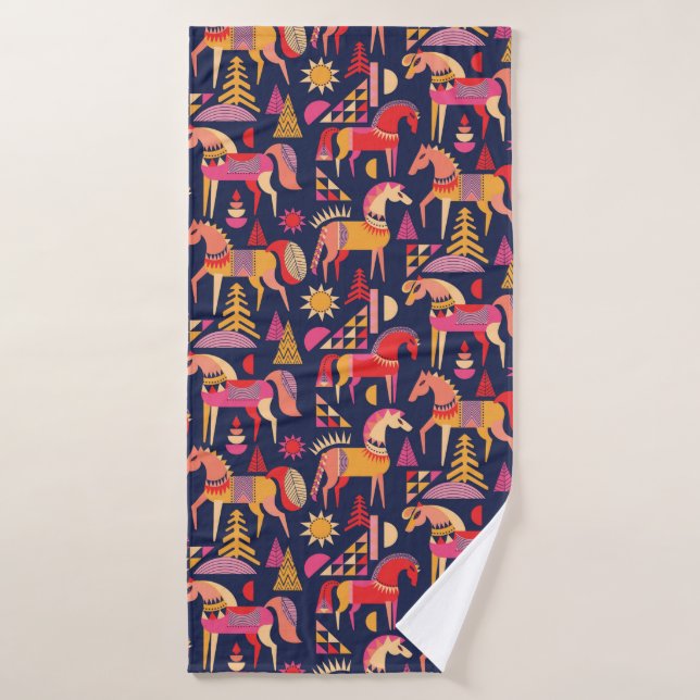 Skandinavische Pferde Muster nahtlos Design. Dekor Badehandtuch (Badehandtuch)