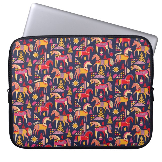 Skandinavische Pferde Muster nahtlos Design. Dekor Laptopschutzhülle (Vorderseite)