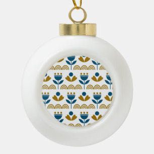 Skandinavische Volkskunst, farbenfrohes Muster. Keramik Kugel-Ornament