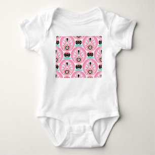 Skandinavische Volkskunst: Nordic Seamless. Baby Strampler