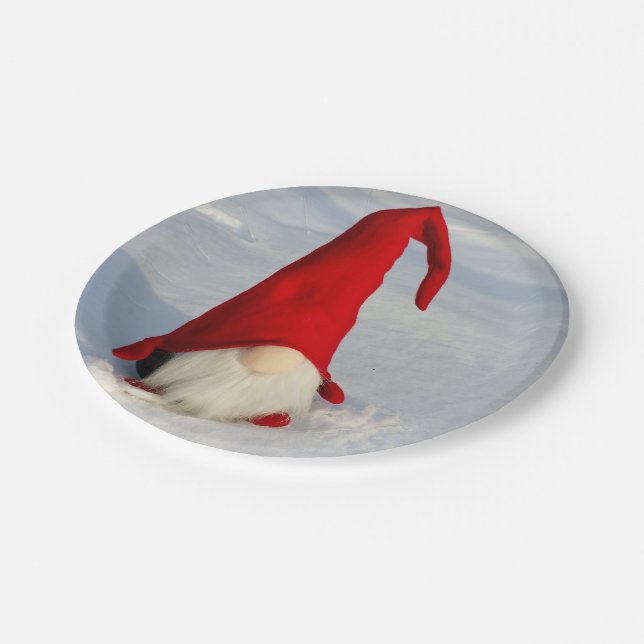 Skandinavischer WeihnachtsGnome Pappteller (Schrägansicht)